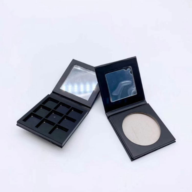 Kothak Eyeshadow Magnetik Kosong